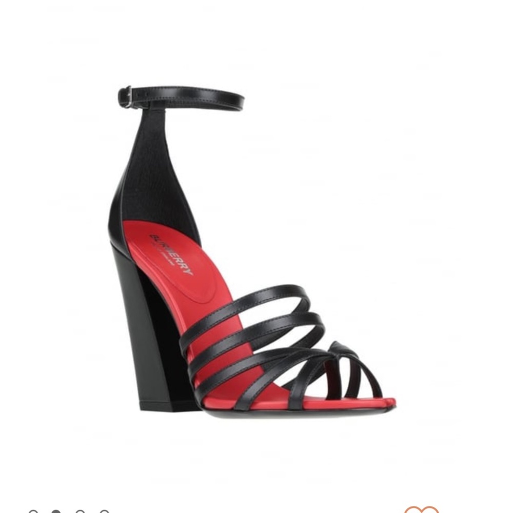 Burberry split toe shoe - size 40 - slightly damaged